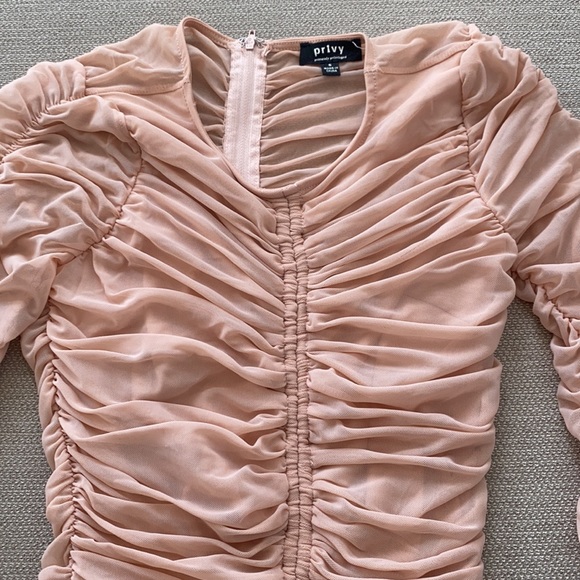 Sexy ruched body con dress - Picture 3 of 4